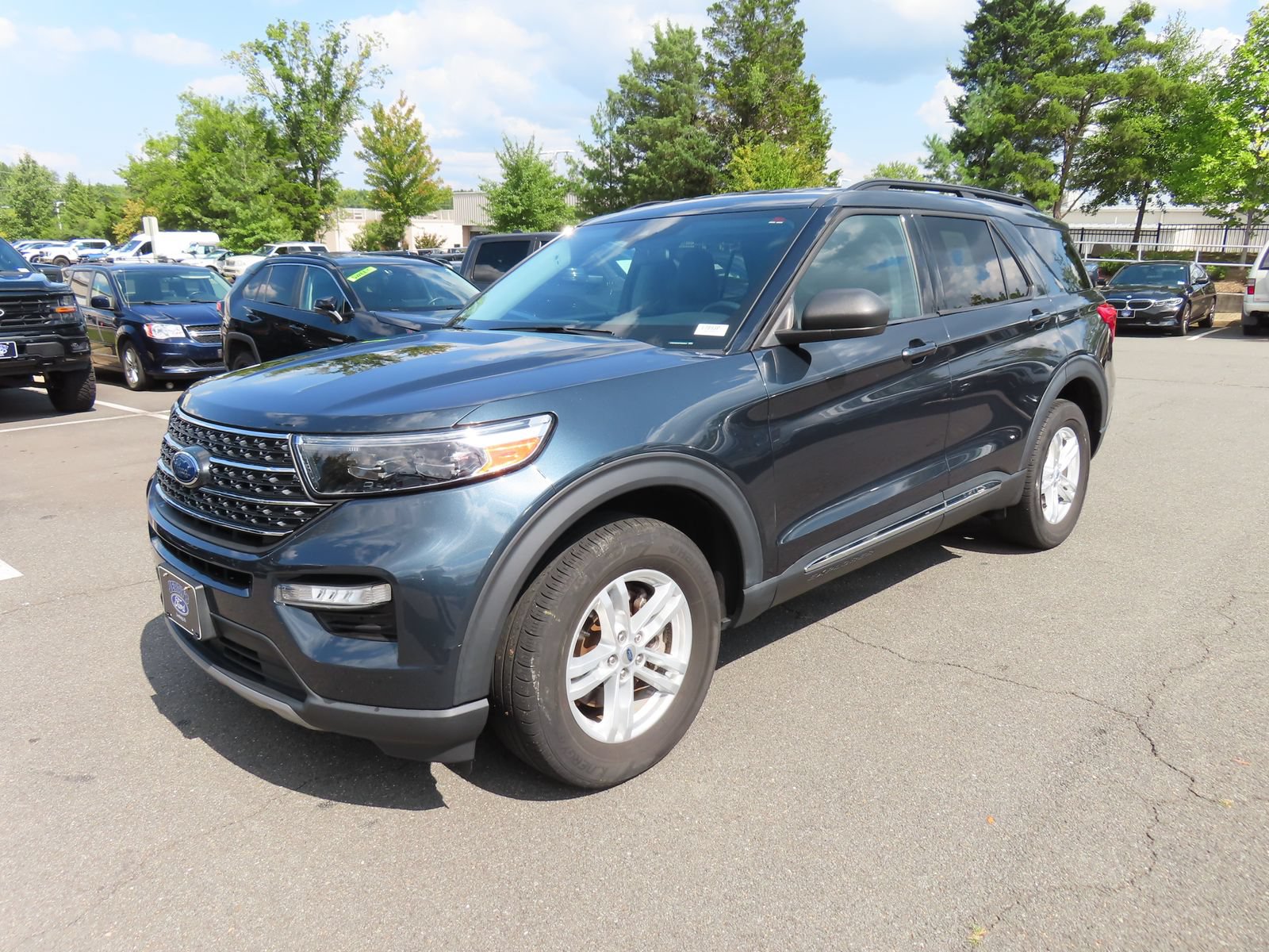 Certified 2023 Ford Explorer XLT w/ Equipment Group 202A AWD/4WD image 3