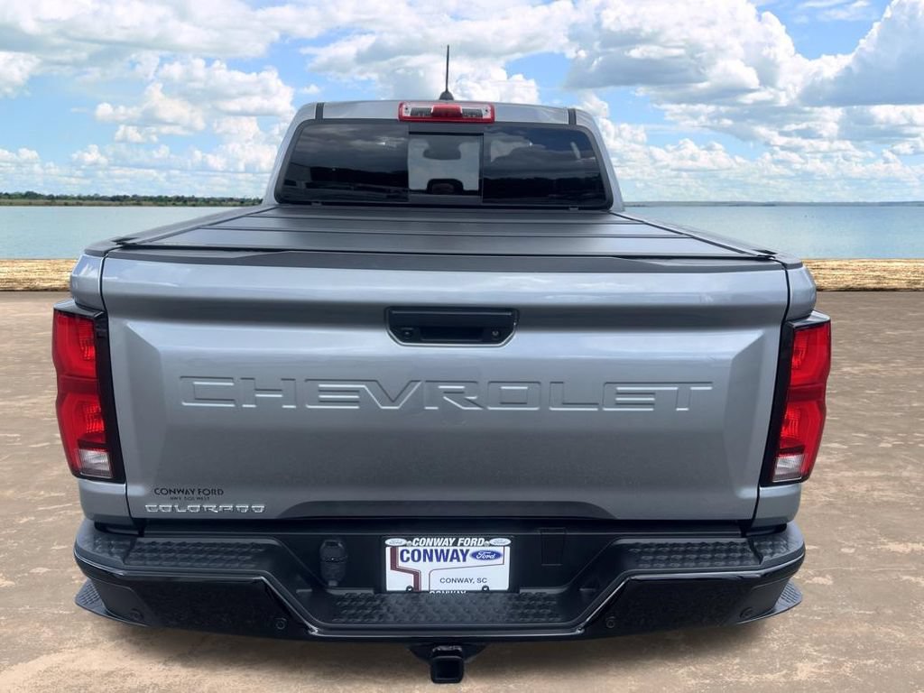 Used 2025 Chevrolet Colorado Z71 w/ Technology Package AWD/4WD image 4