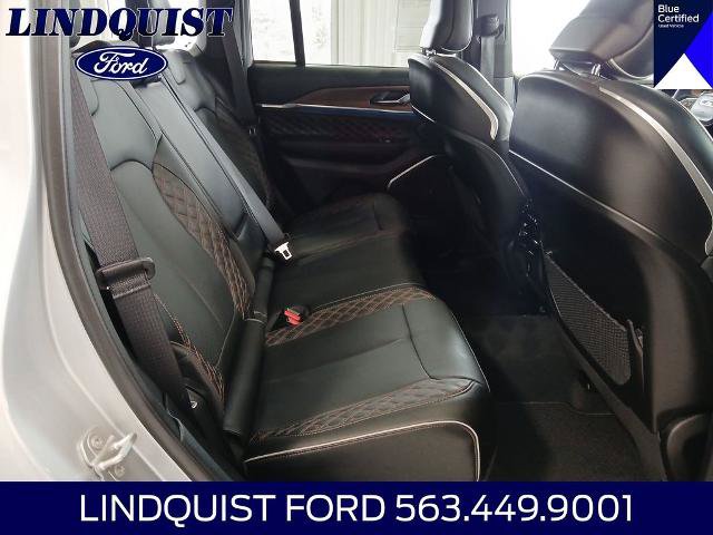 Used 2025 Jeep Grand Cherokee Summit AWD/4WD image 18