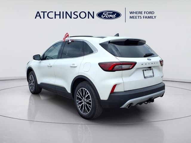 Certified 2025 Ford Escape SE w/ Class II Trailer Tow Package FWD image 7