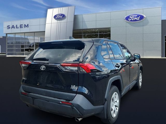 Used 2023 Toyota RAV4 LE AWD/4WD image 3