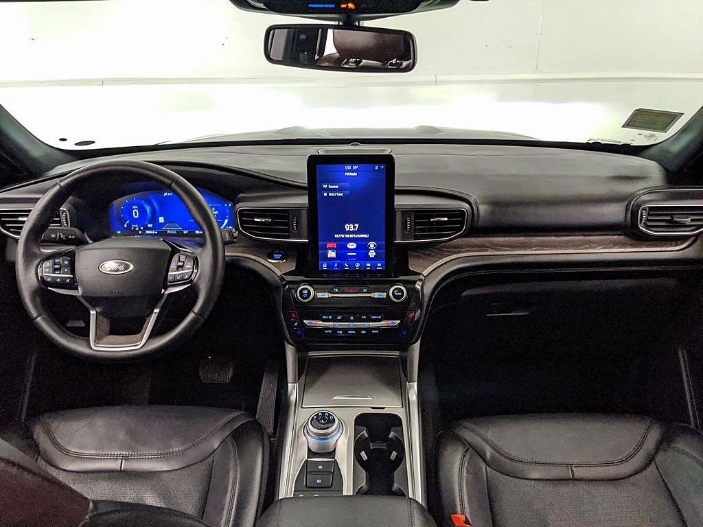 Certified 2023 Ford Explorer Platinum w/ Technology Package image 7