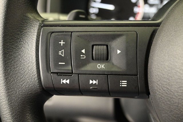 Used 2024 Nissan Pathfinder S FWD image 17