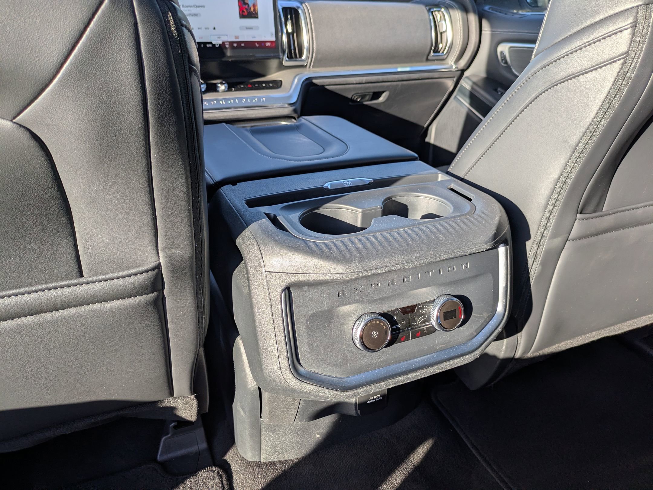 Certified 2025 Ford Expedition Platinum w/ Driver's Package AWD/4WD image 30