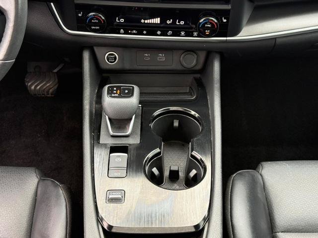Used 2023 Nissan Rogue SV w/ SV Premium B Package FWD image 15