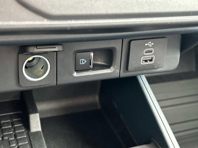 Certified 2025 Ford Maverick Lobo image 35