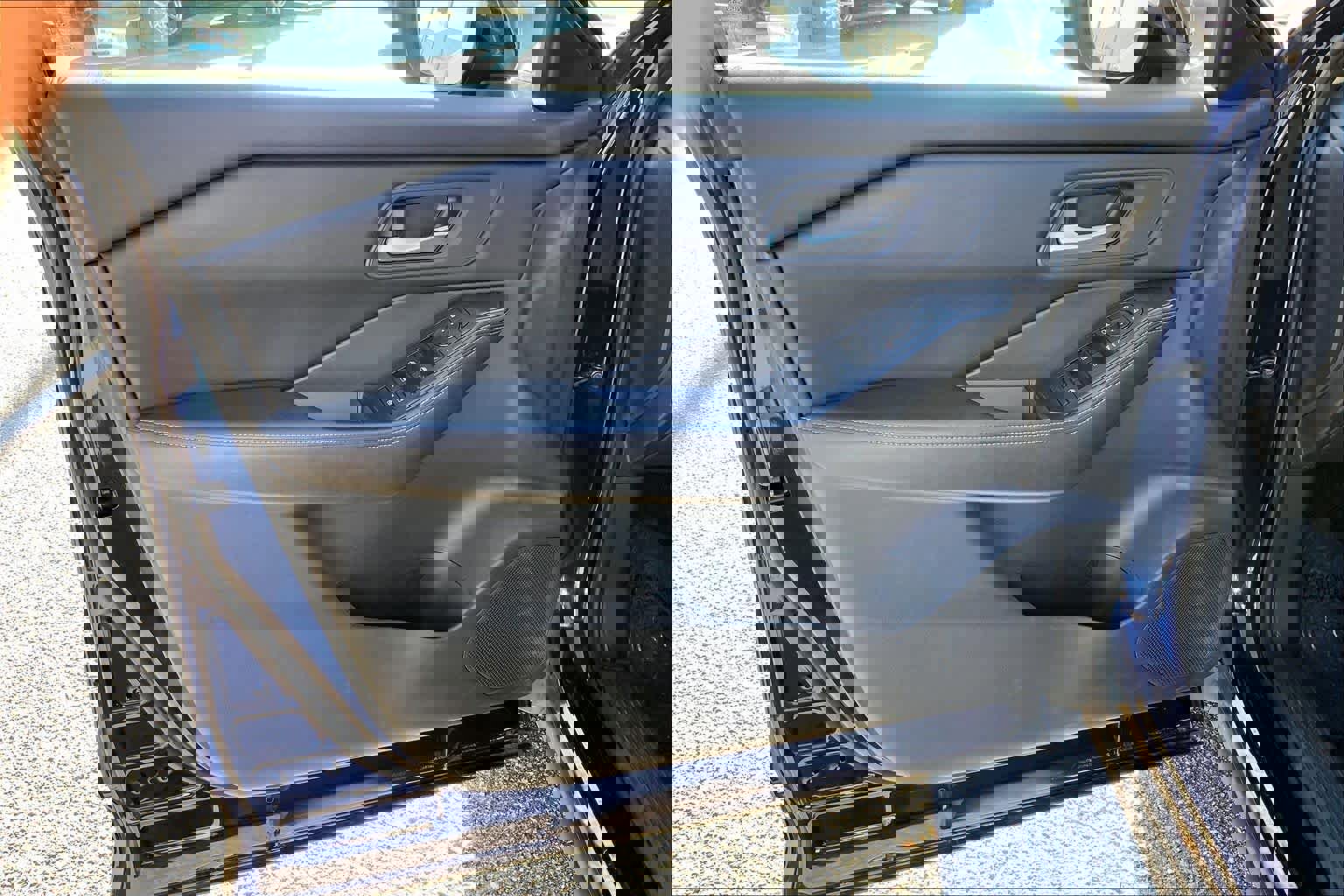 Used 2024 Nissan Rogue SV image 20