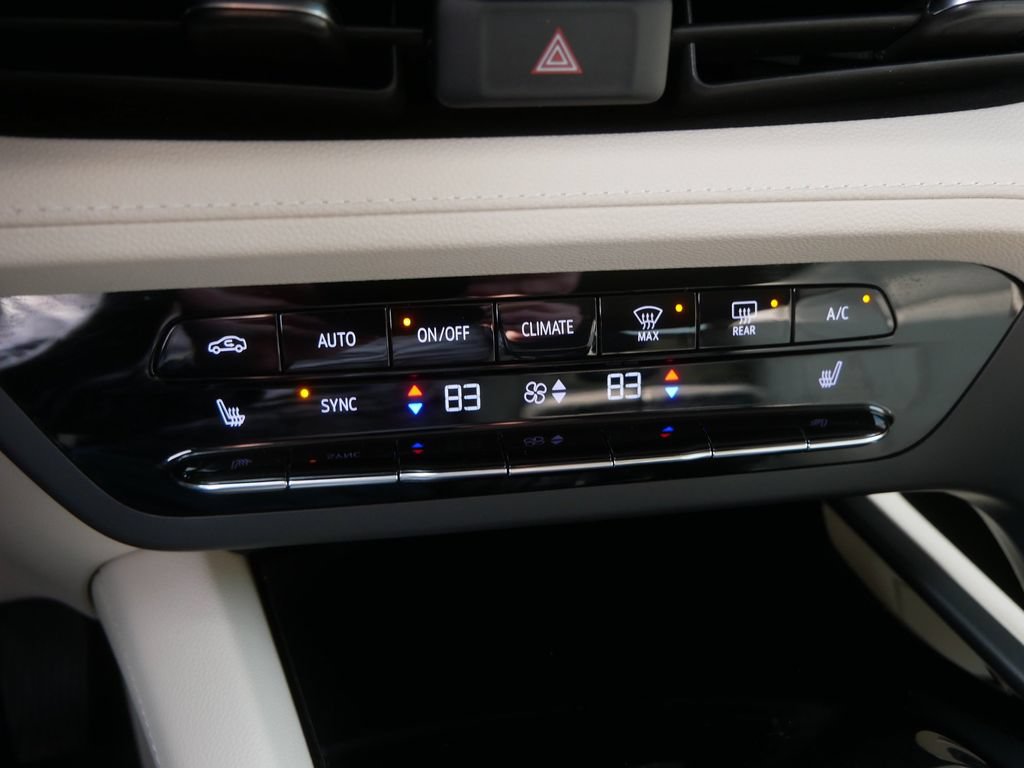 Used 2023 Buick Envision Essence AWD/4WD image 26