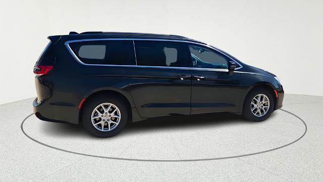 Used 2022 Chrysler Pacifica Touring-L image 31