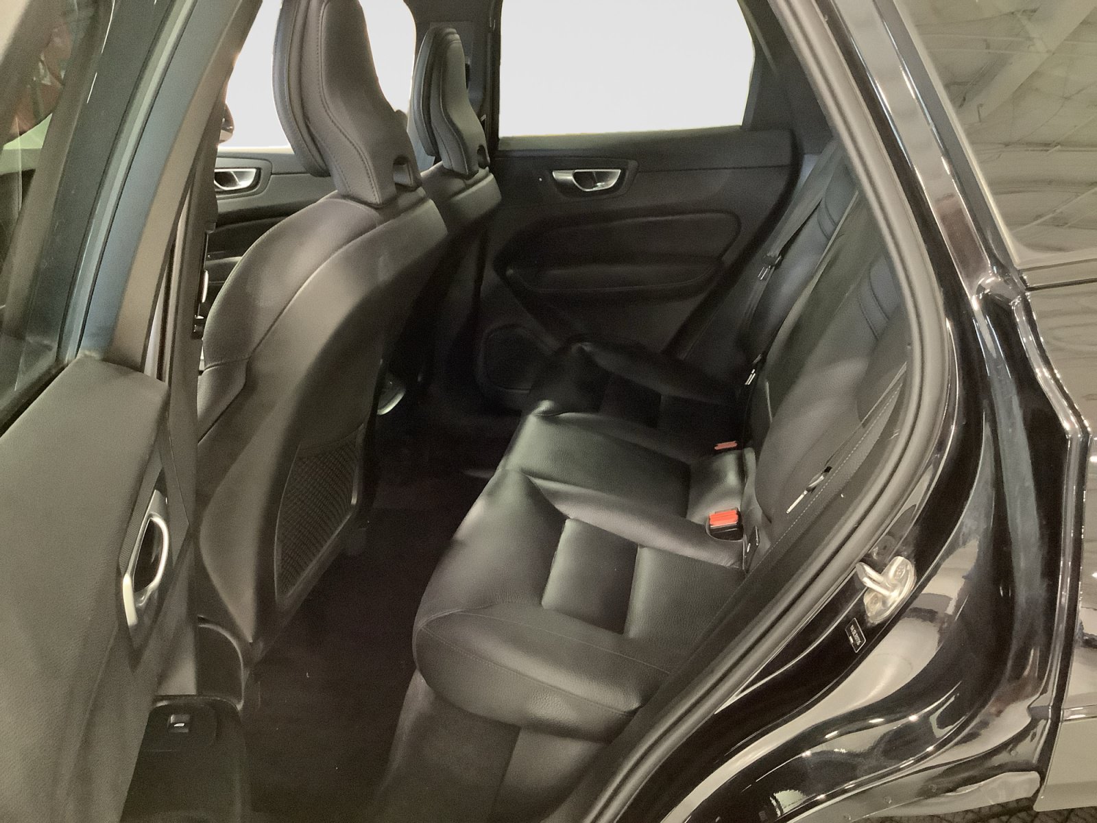 Used 2024 Volvo XC60 B5 Plus w/ Protection Package Premier AWD/4WD image 16