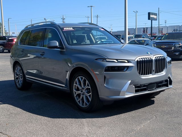Used 2024 BMW X7 xDrive40i image 3