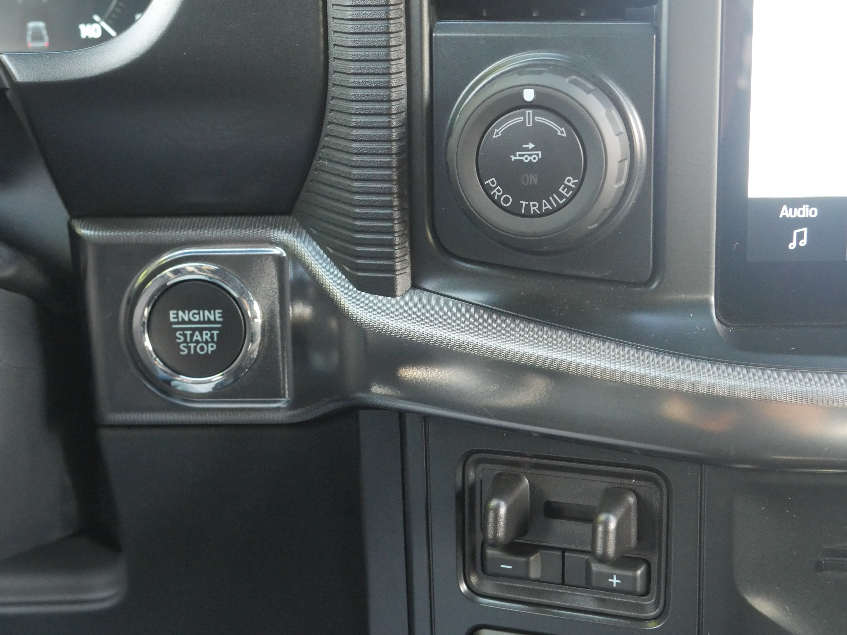 Certified 2025 Ford F150 Raptor AWD/4WD image 10