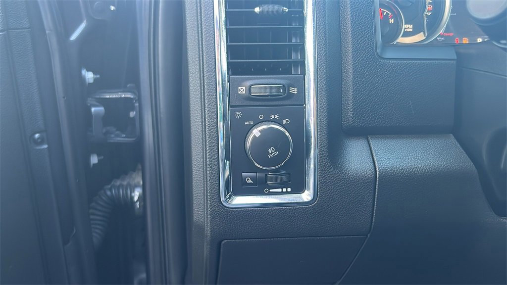 Used 2018 RAM 1500 Laramie w/ Convenience Group image 18