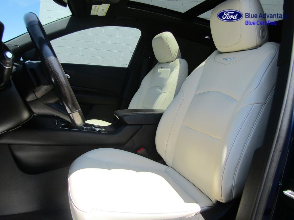 Used 2020 Cadillac XT4 Sport w/ Sun And Sound Package AWD/4WD image 3