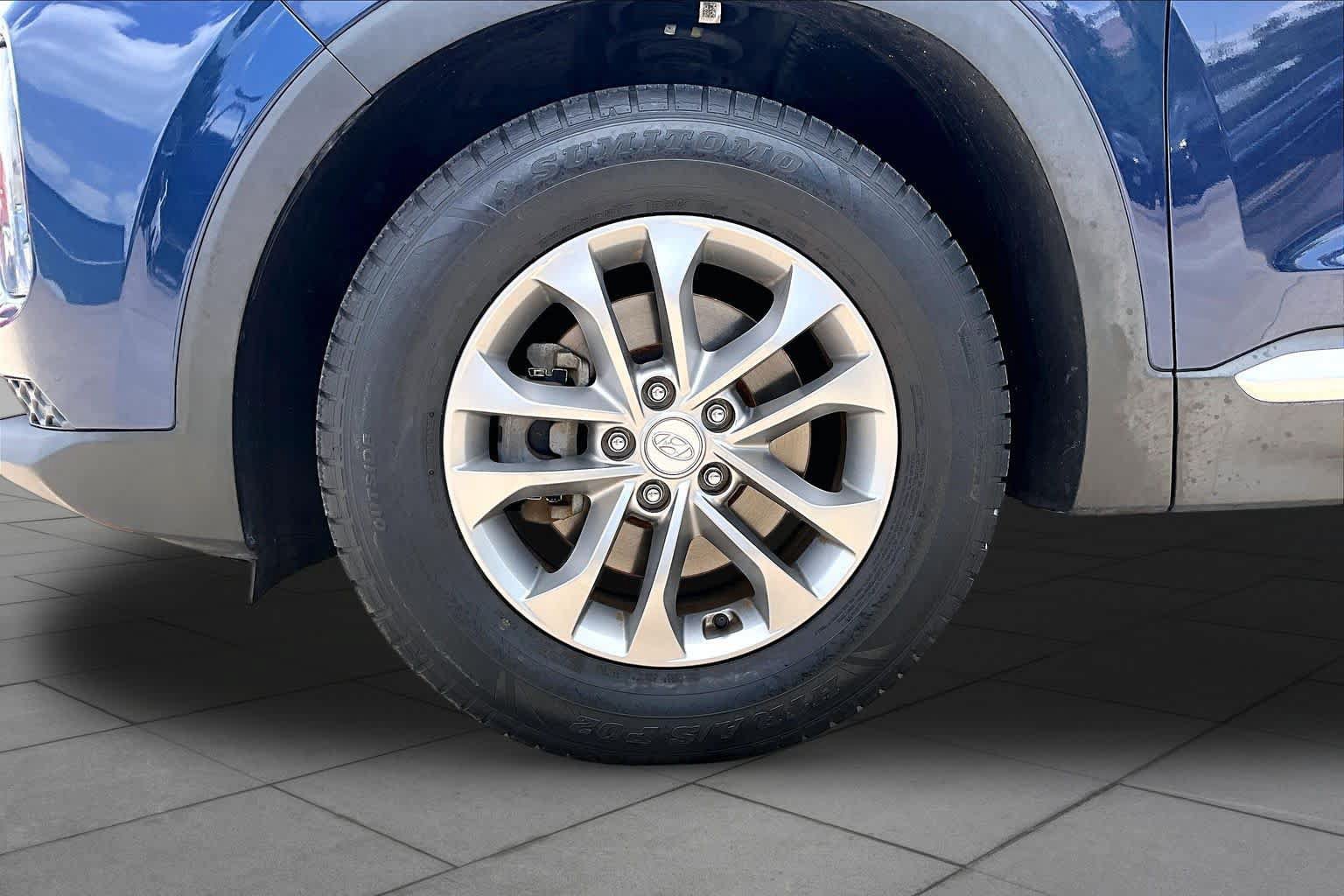 Used 2019 Hyundai Santa Fe SE FWD image 11