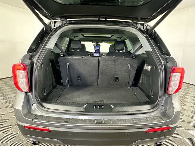 Certified 2023 Ford Explorer XLT w/ Equipment Group 202A image 33