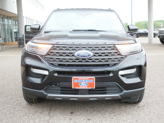 Certified 2023 Ford Explorer XLT w/ Equipment Group 202A AWD/4WD image 2