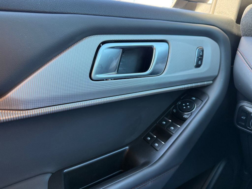 Certified 2025 Ford Explorer Active w/ Active Comfort Package image 24