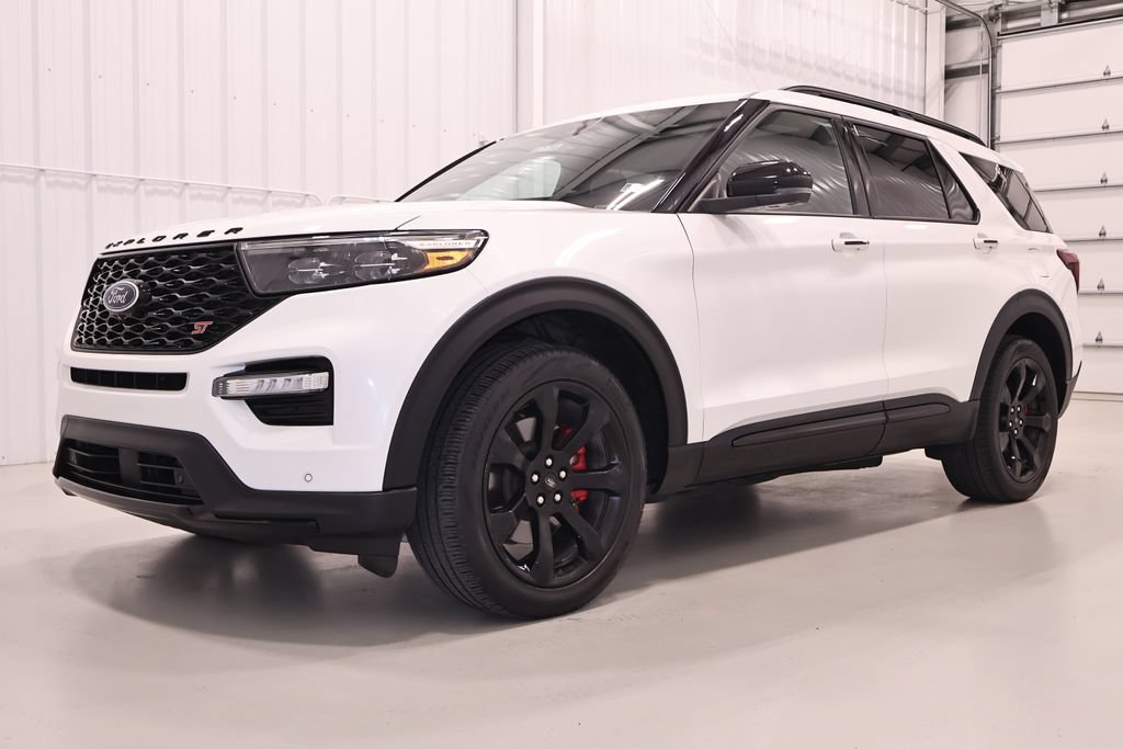 Certified 2022 Ford Explorer ST w/ Equipment Group 401A AWD/4WD image 6