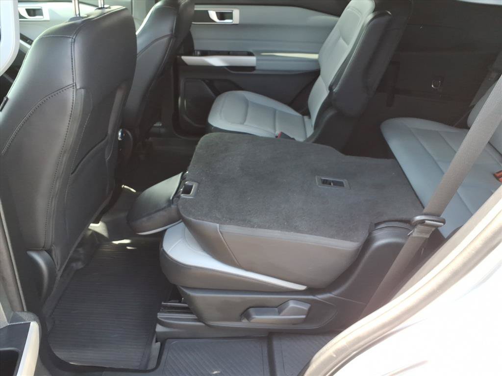 Certified 2021 Ford Explorer XLT w/ Equipment Group 202A AWD/4WD image 5