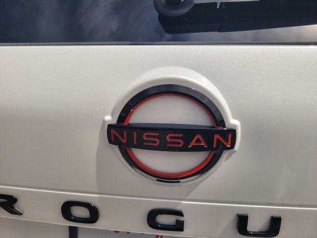 Used 2026 Nissan Rogue SV AWD/4WD image 7