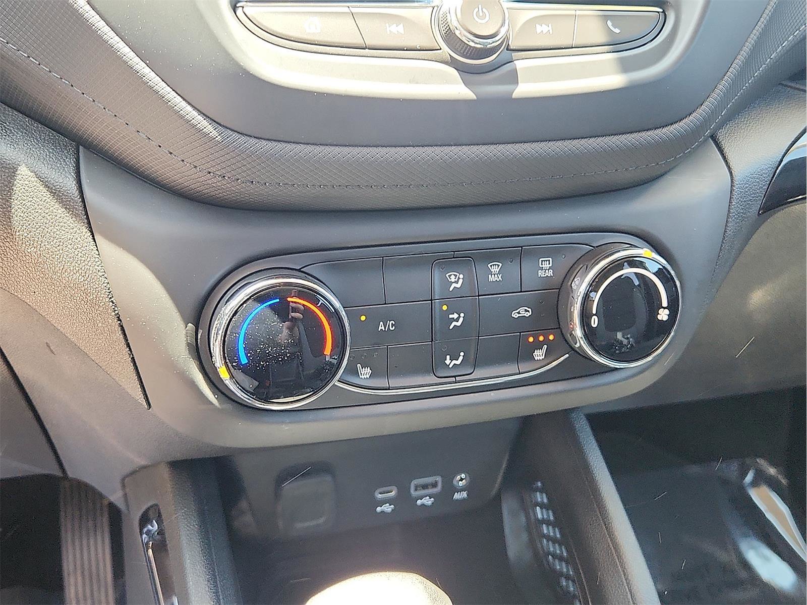Used 2023 Chevrolet TrailBlazer LT FWD image 13
