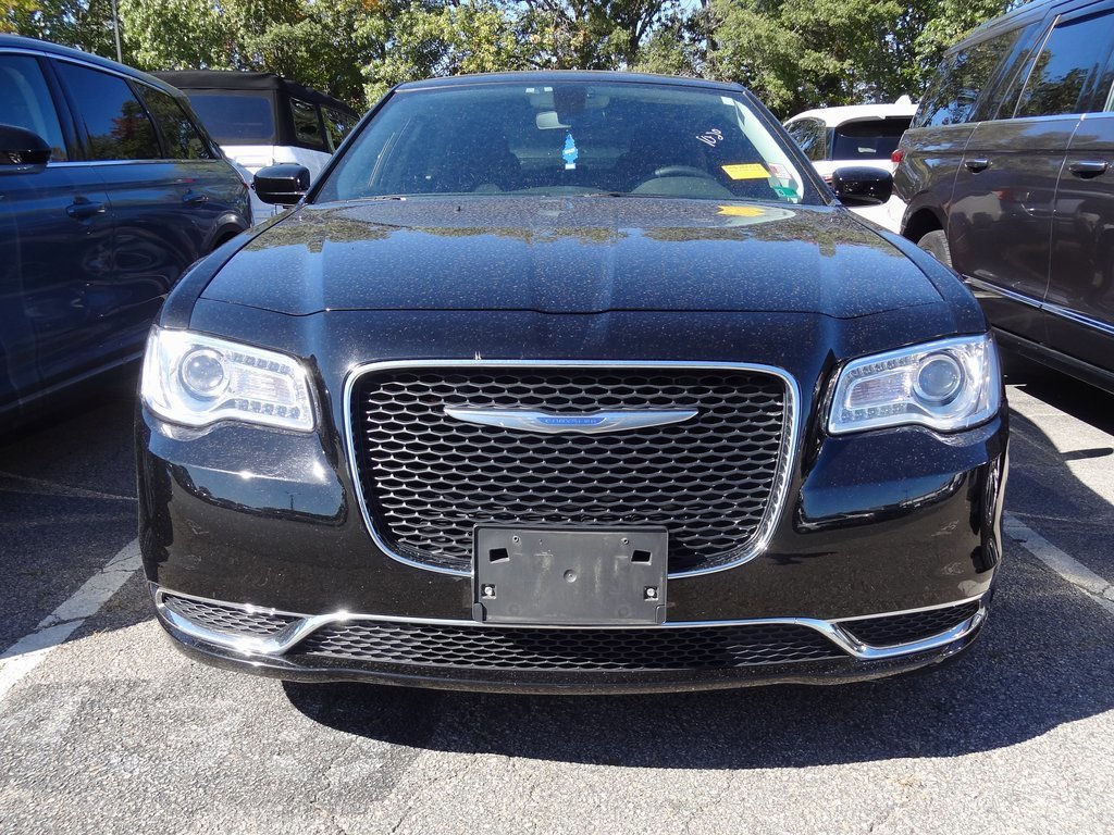 Used 2023 Chrysler 300 Touring image 4