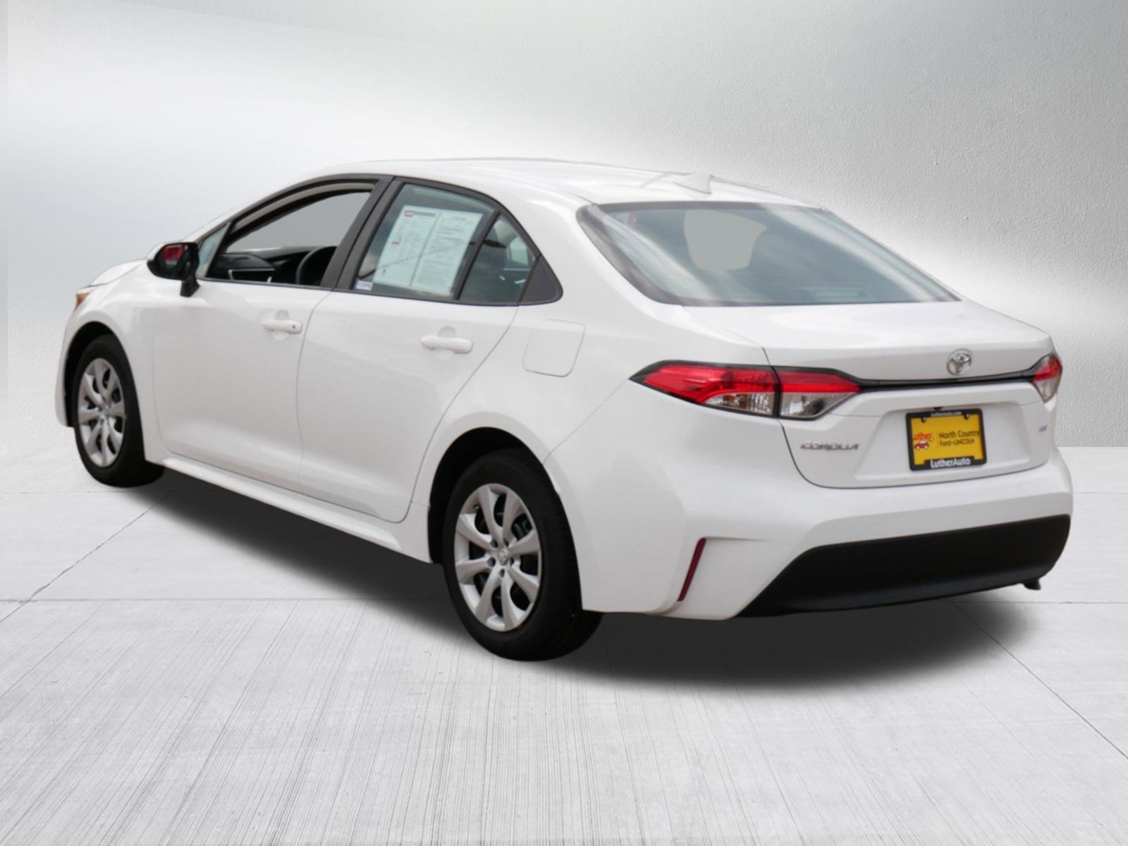 Used 2023 Toyota Corolla LE FWD image 3