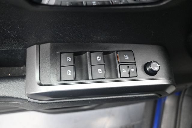 Used 2022 Toyota Tacoma TRD Off-Road w/ TRD Premium Off Road Package AWD/4WD image 7