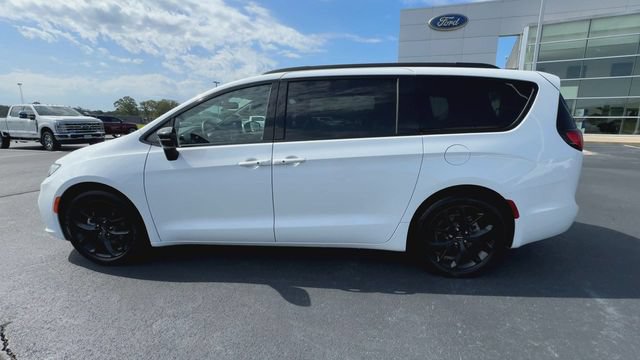 Used 2025 Chrysler Pacifica Limited FWD image 5