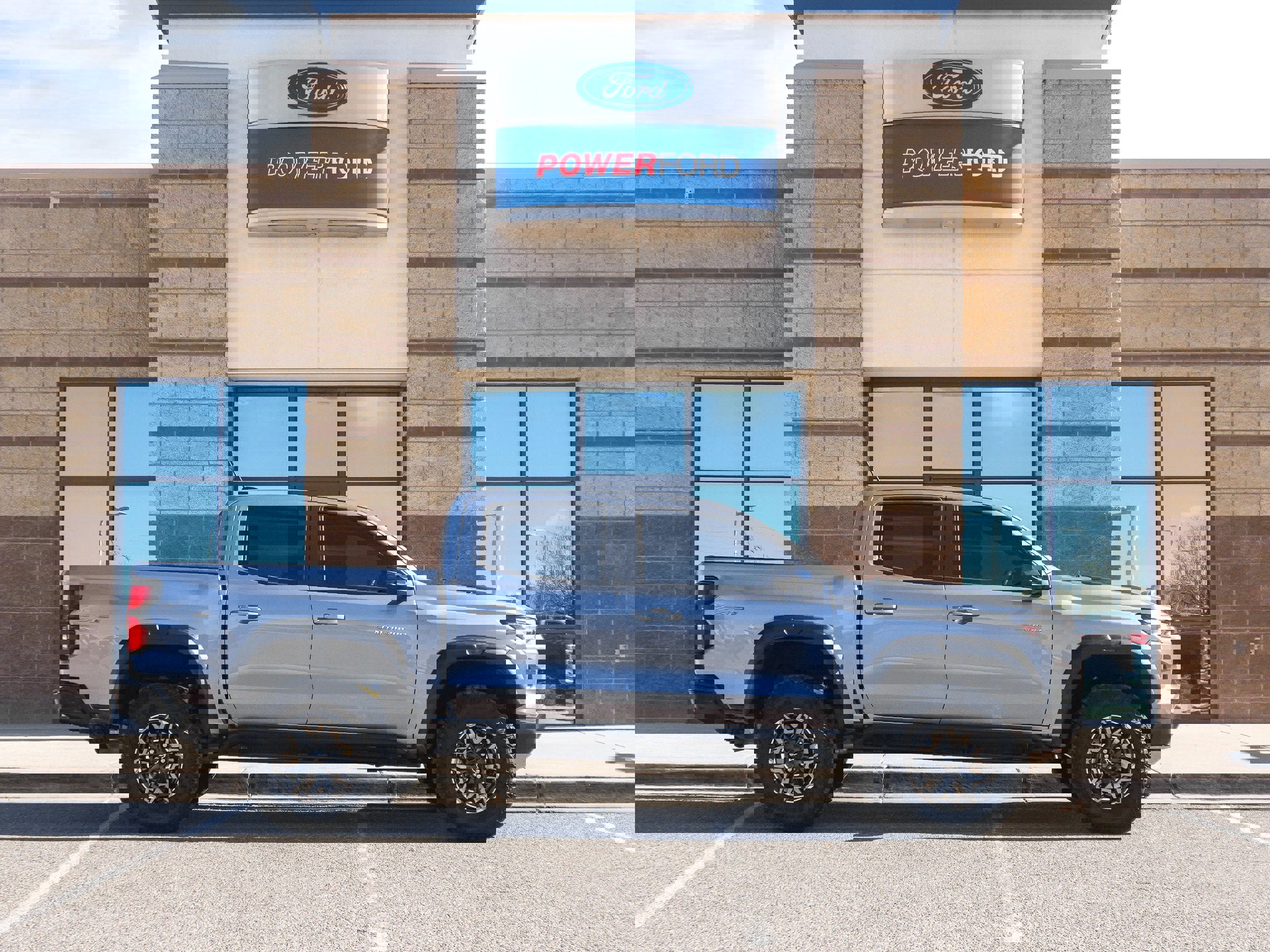 Used 2025 Chevrolet Colorado ZR2 w/ Technology Package image 7
