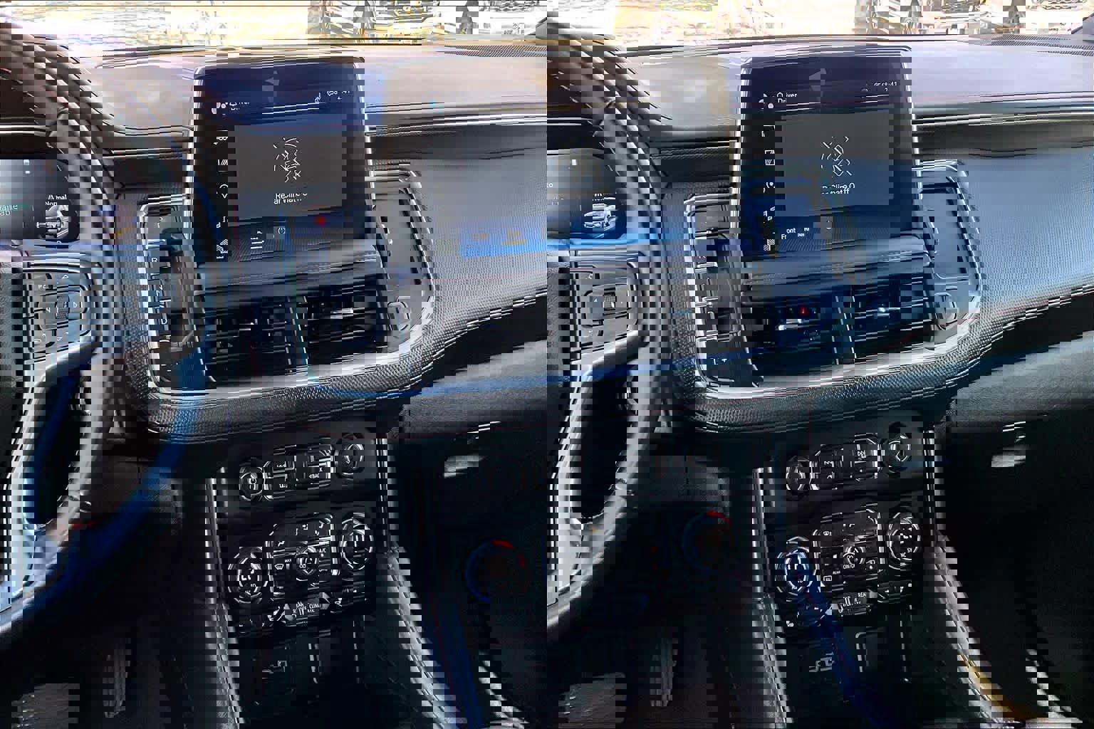 Used 2024 Chevrolet Suburban RST image 9