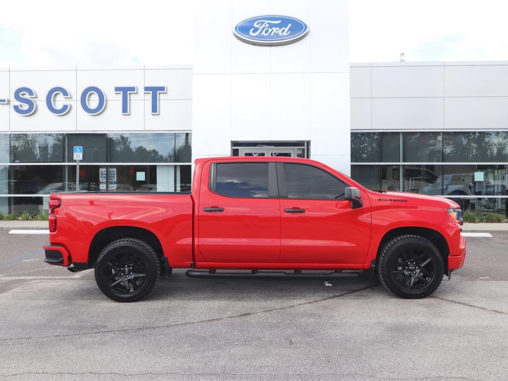 Used 2024 Chevrolet Silverado 1500 Custom w/ Turbomax Blackout Package RWD image 17