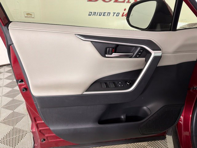 Used 2019 Toyota RAV4 Limited w/ Limited Grade Weather Package AWD/4WD image 23