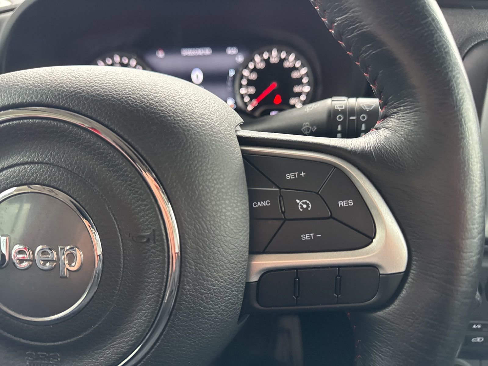 Used 2019 Jeep Renegade Trailhawk image 31