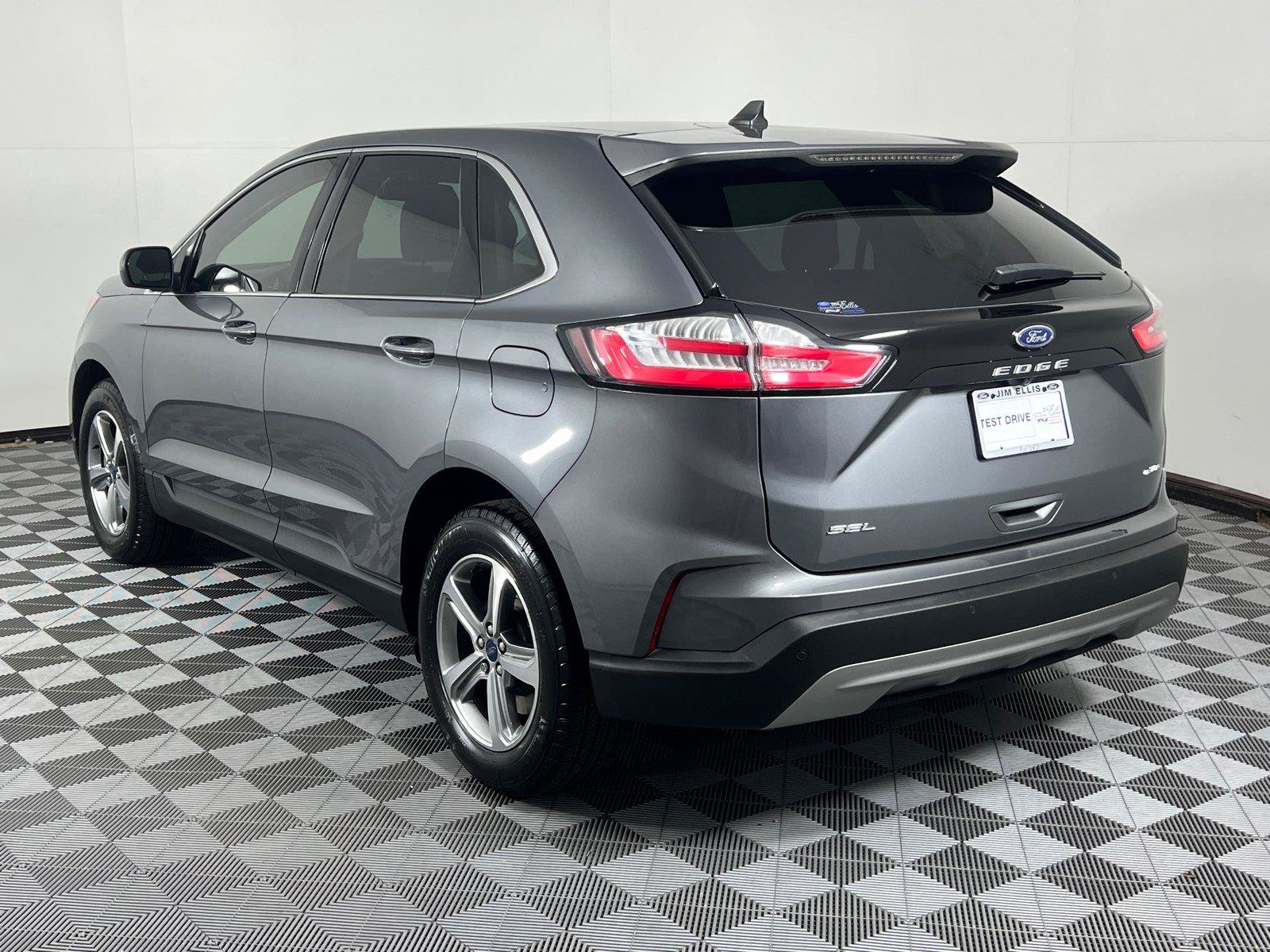 Certified 2022 Ford Edge SEL w/ Convenience Package AWD/4WD image 4
