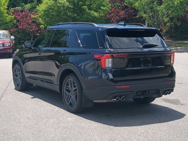 Certified 2025 Ford Explorer ST AWD/4WD image 6