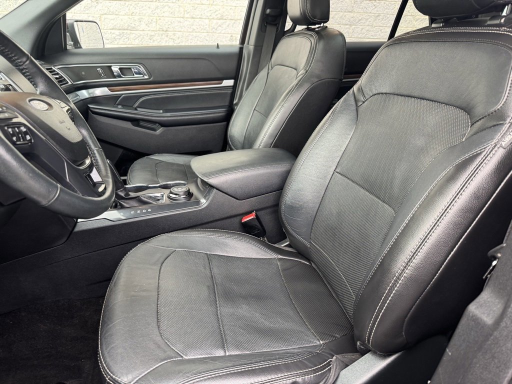 Certified 2018 Ford Explorer Limited w/ Equipment Group 301A image 15