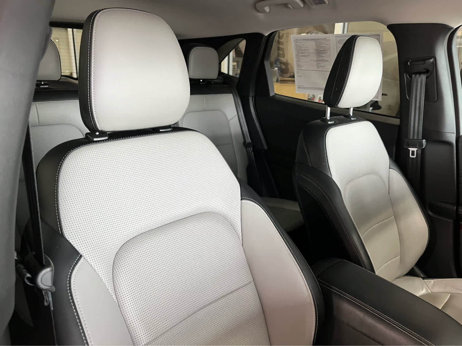 Certified 2023 Ford Escape Platinum AWD/4WD image 38