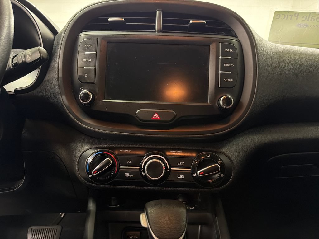 Used 2023 Kia Soul LX FWD image 22