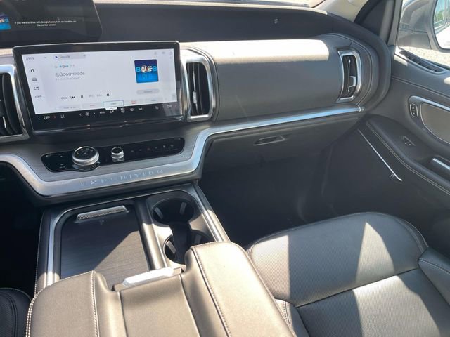 Certified 2025 Ford Expedition Max Platinum AWD/4WD image 13