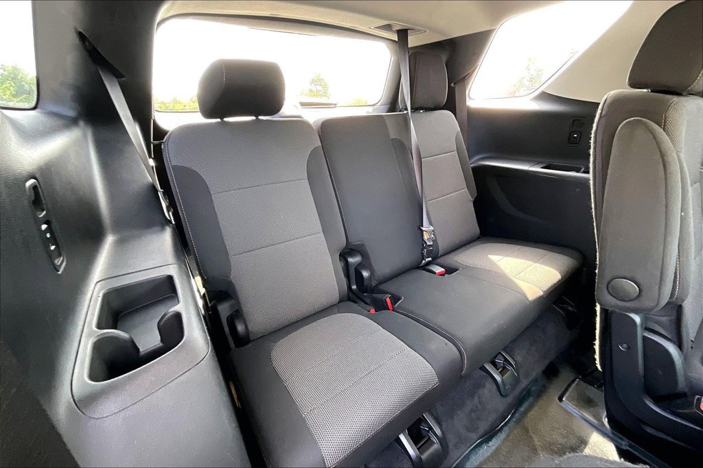 Used 2020 Chevrolet Traverse LT FWD image 28