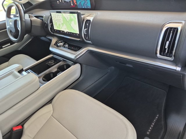 Certified 2025 Ford Expedition Platinum AWD/4WD image 38