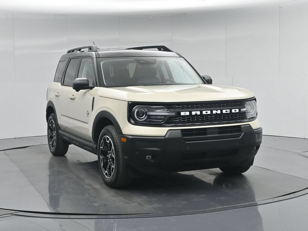 Certified 2025 Ford Bronco Sport Outer Banks w/ Outer Banks Tech Package+ AWD/4WD image 60