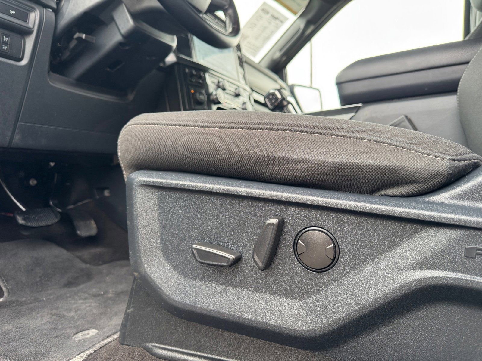 Certified 2022 Ford F150 XLT w/ Equipment Group 302A High image 20