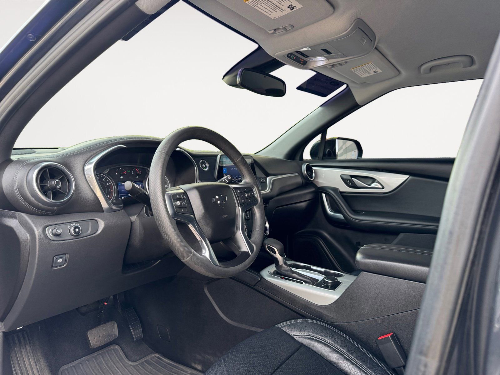 Used 2022 Chevrolet Blazer LT image 9