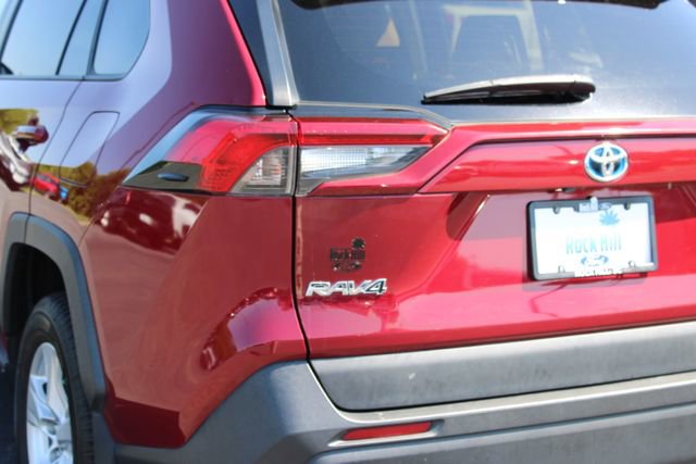 Used 2019 Toyota RAV4 LE w/ Carpet Mat Package AWD/4WD image 13