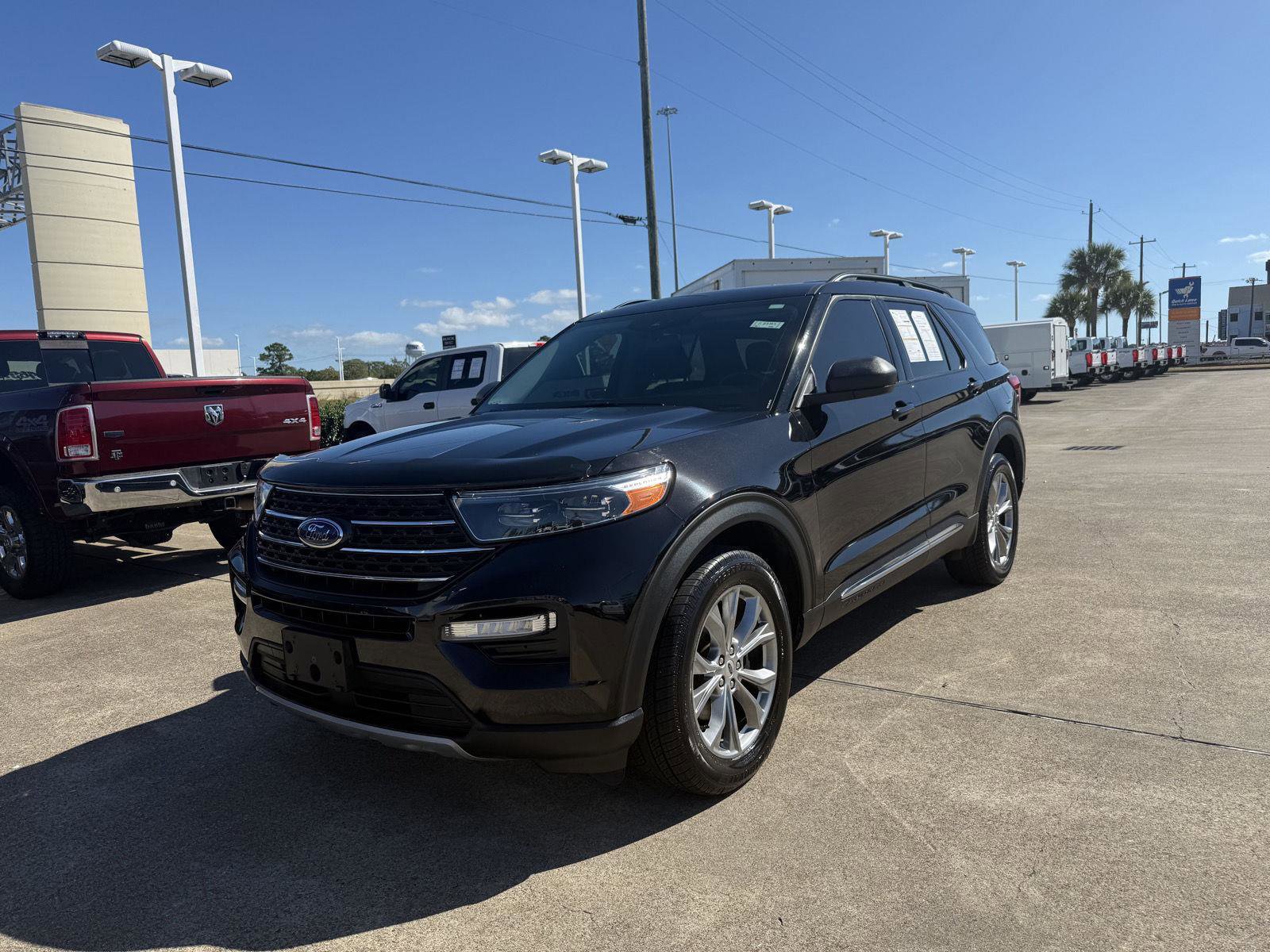 Certified 2022 Ford Explorer XLT w/ Equipment Group 202A