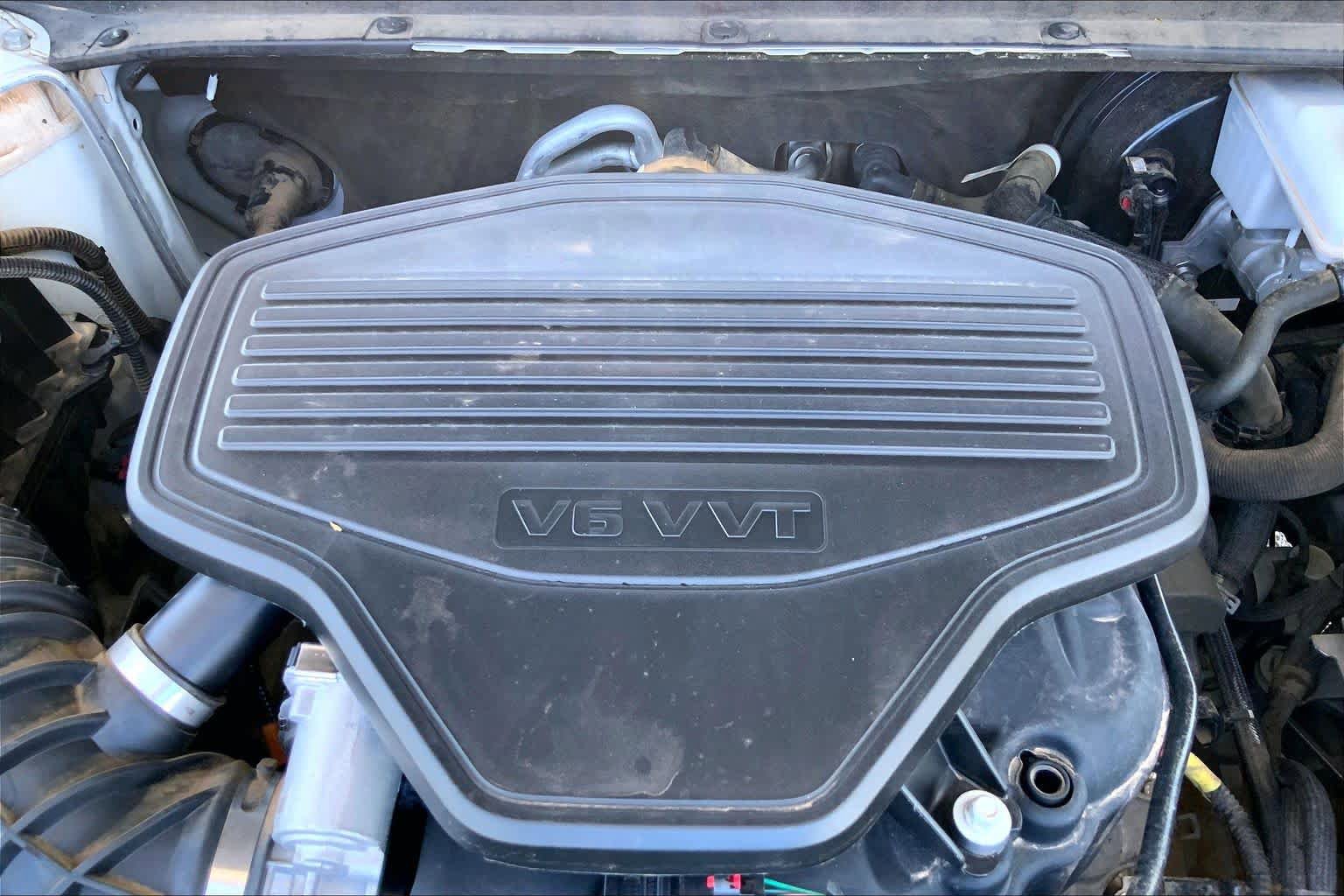 Used 2021 GMC Acadia SLE w/ Driver Convenience Package FWD image 33