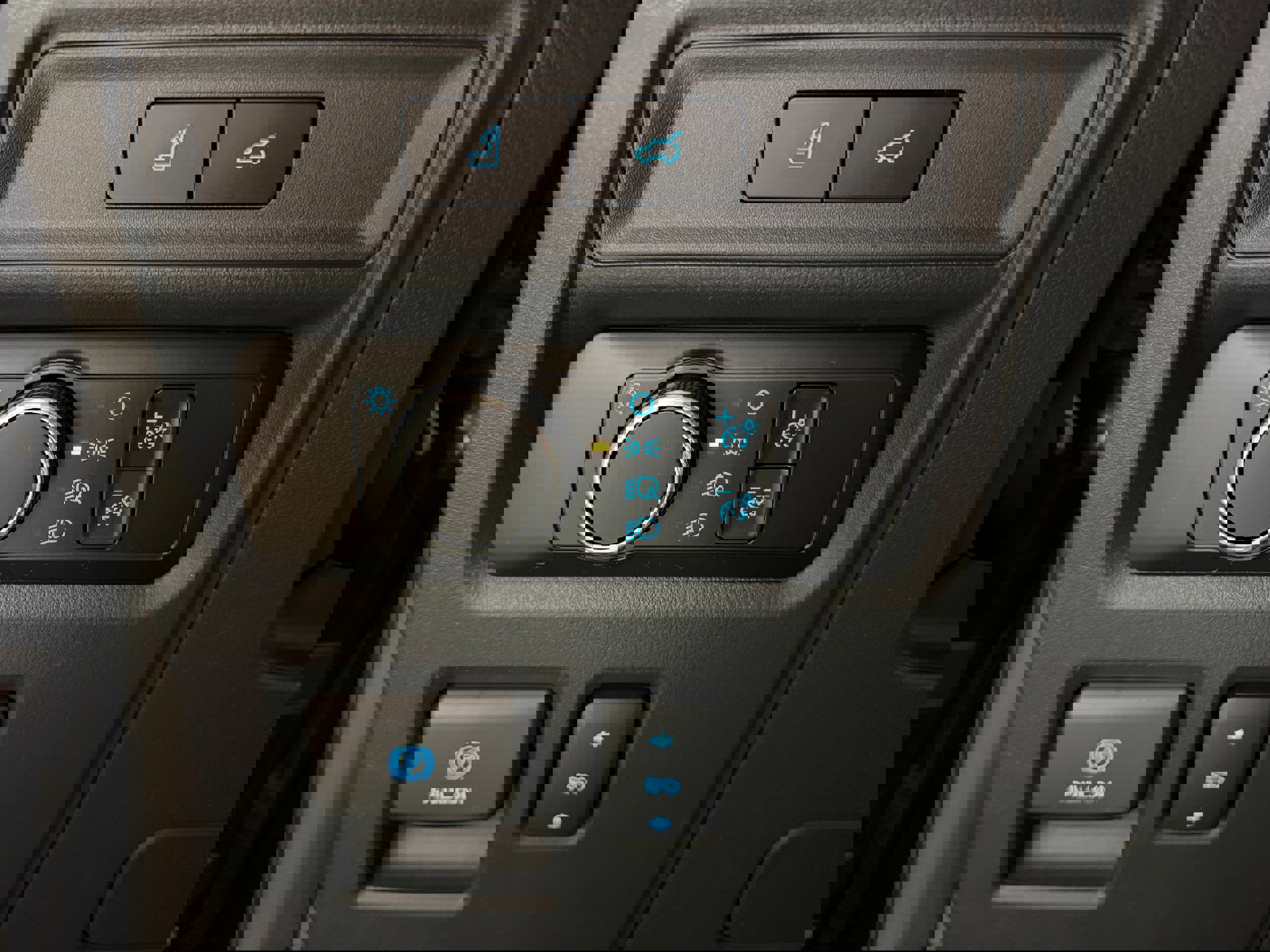 Certified 2024 Ford Expedition XLT image 18